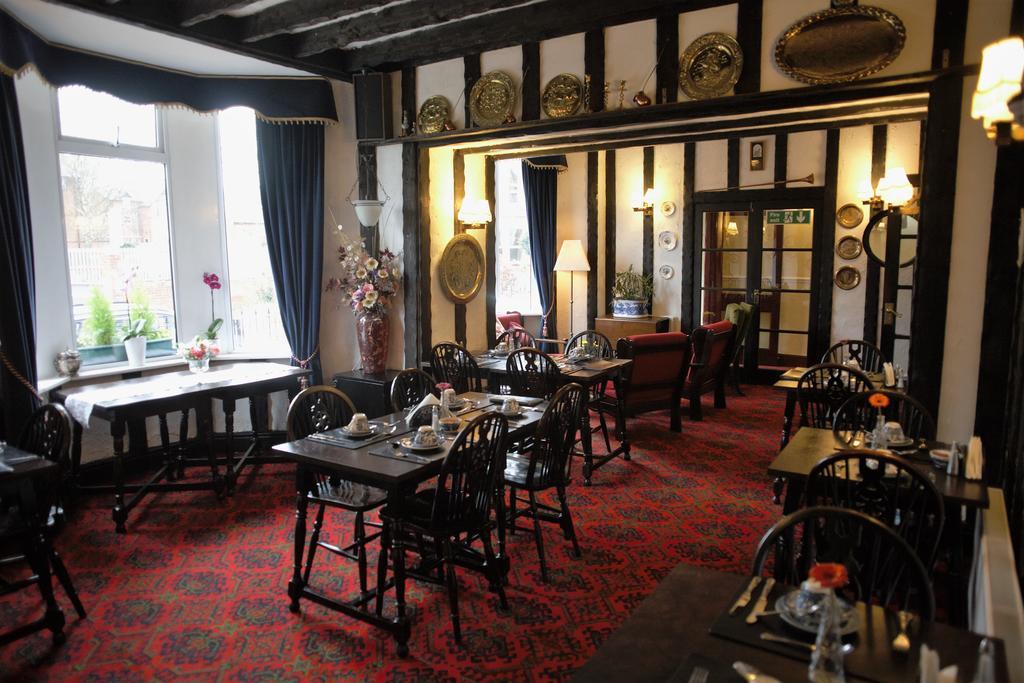 Hamilton Court Hotel Честер Экстерьер фото