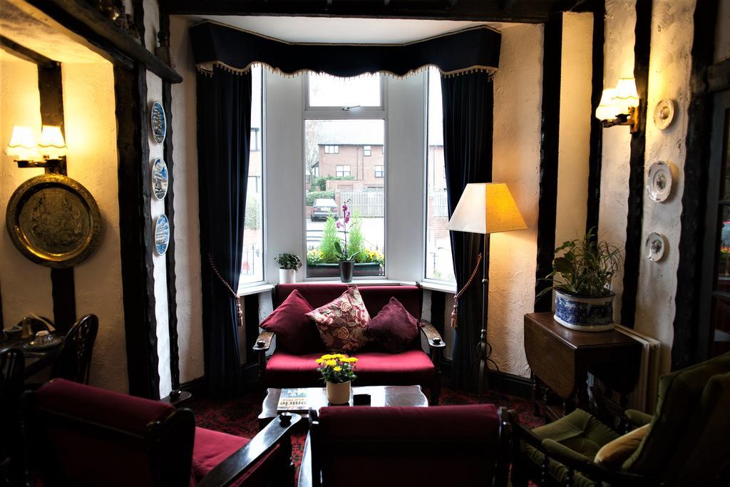 Hamilton Court Hotel Честер Экстерьер фото