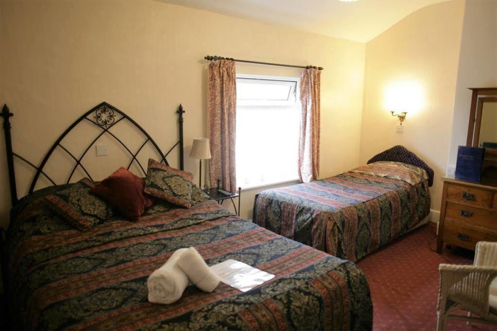Hamilton Court Hotel Честер Экстерьер фото