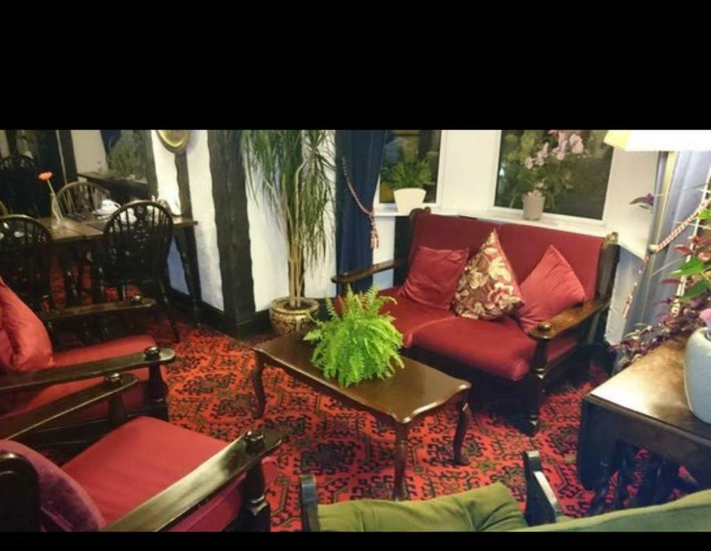 Hamilton Court Hotel Честер Экстерьер фото